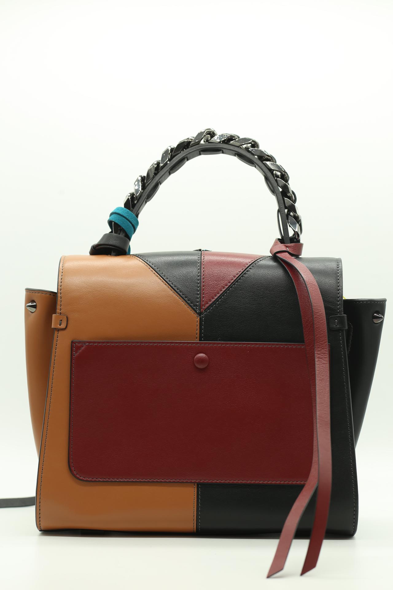 Elena Ghisellini, Bag